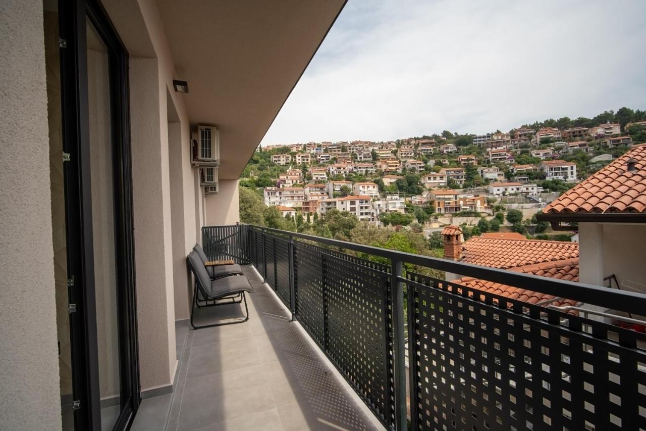 Apartments Marea Rabac Eksteriør billede